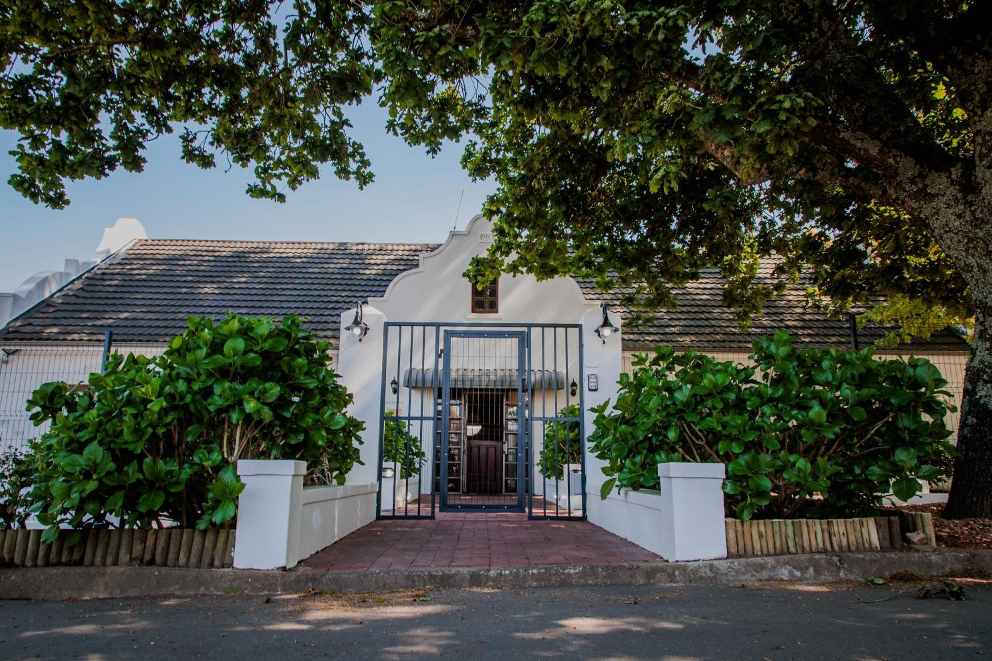 Aan De Oever Guesthouse Swellendam Exterior photo