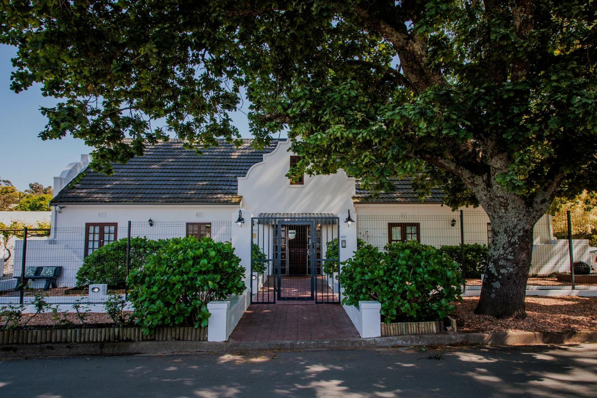Aan De Oever Guesthouse Swellendam Exterior photo