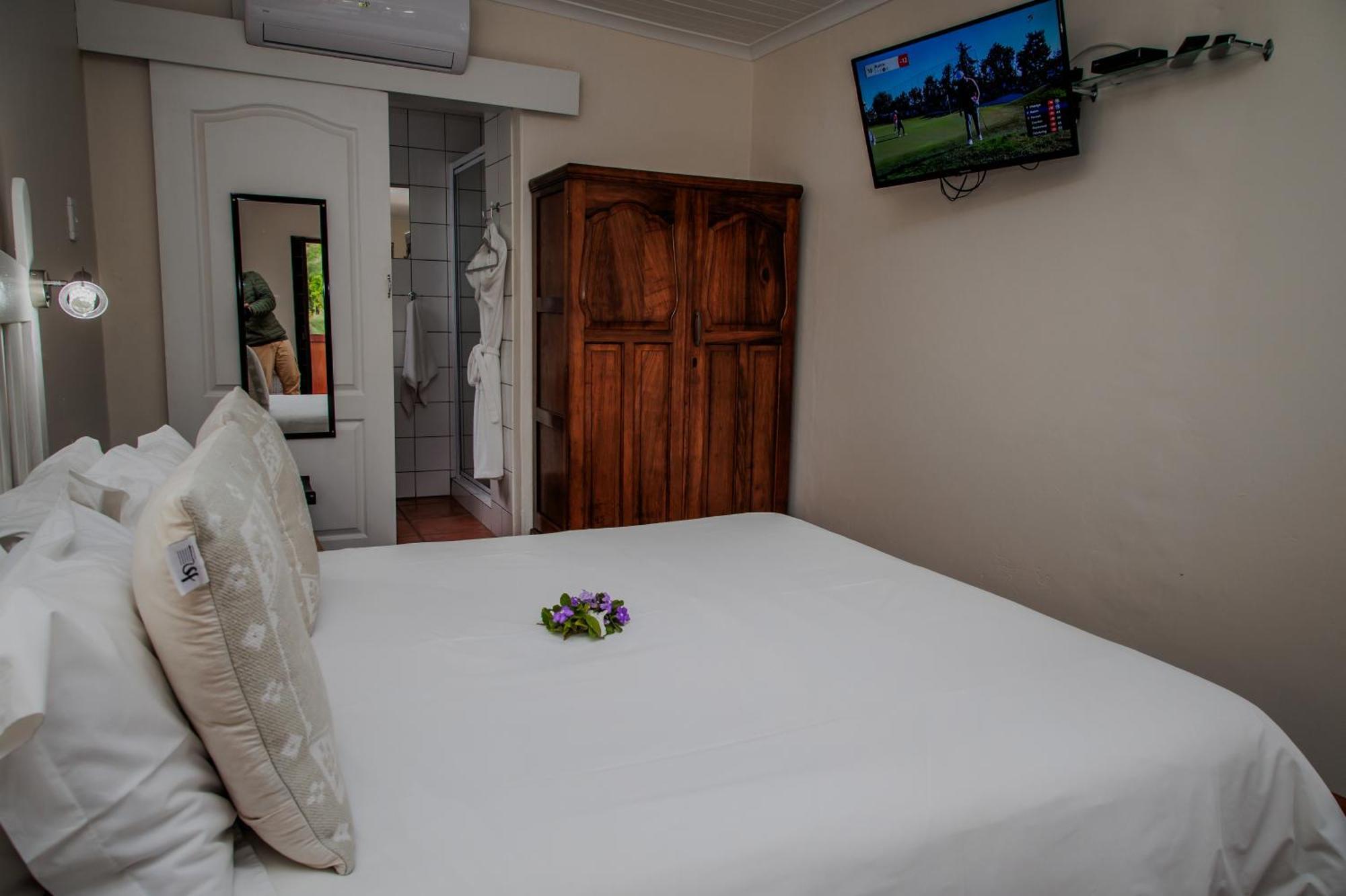 Aan De Oever Guesthouse Swellendam Exterior photo