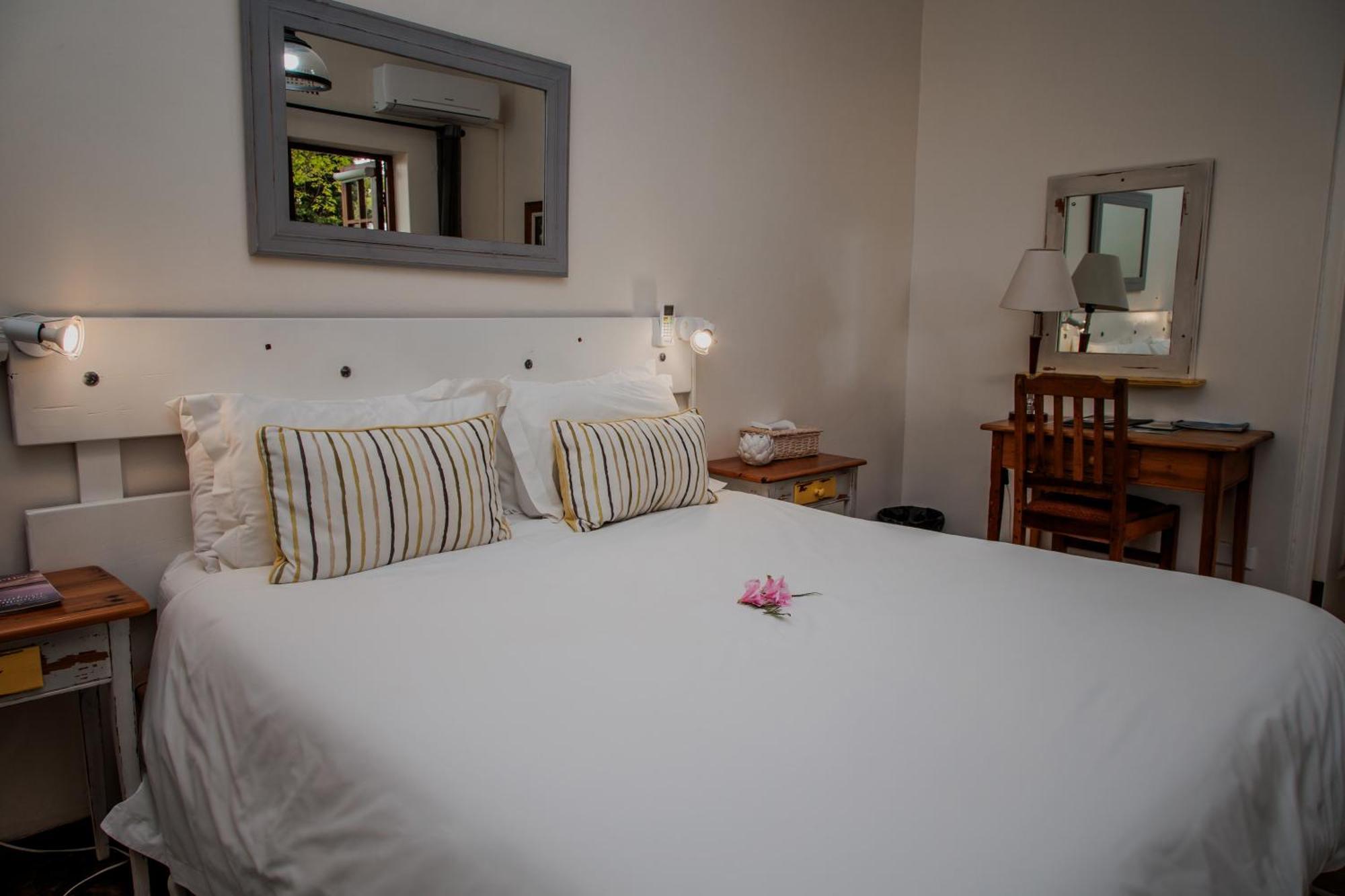 Aan De Oever Guesthouse Swellendam Exterior photo