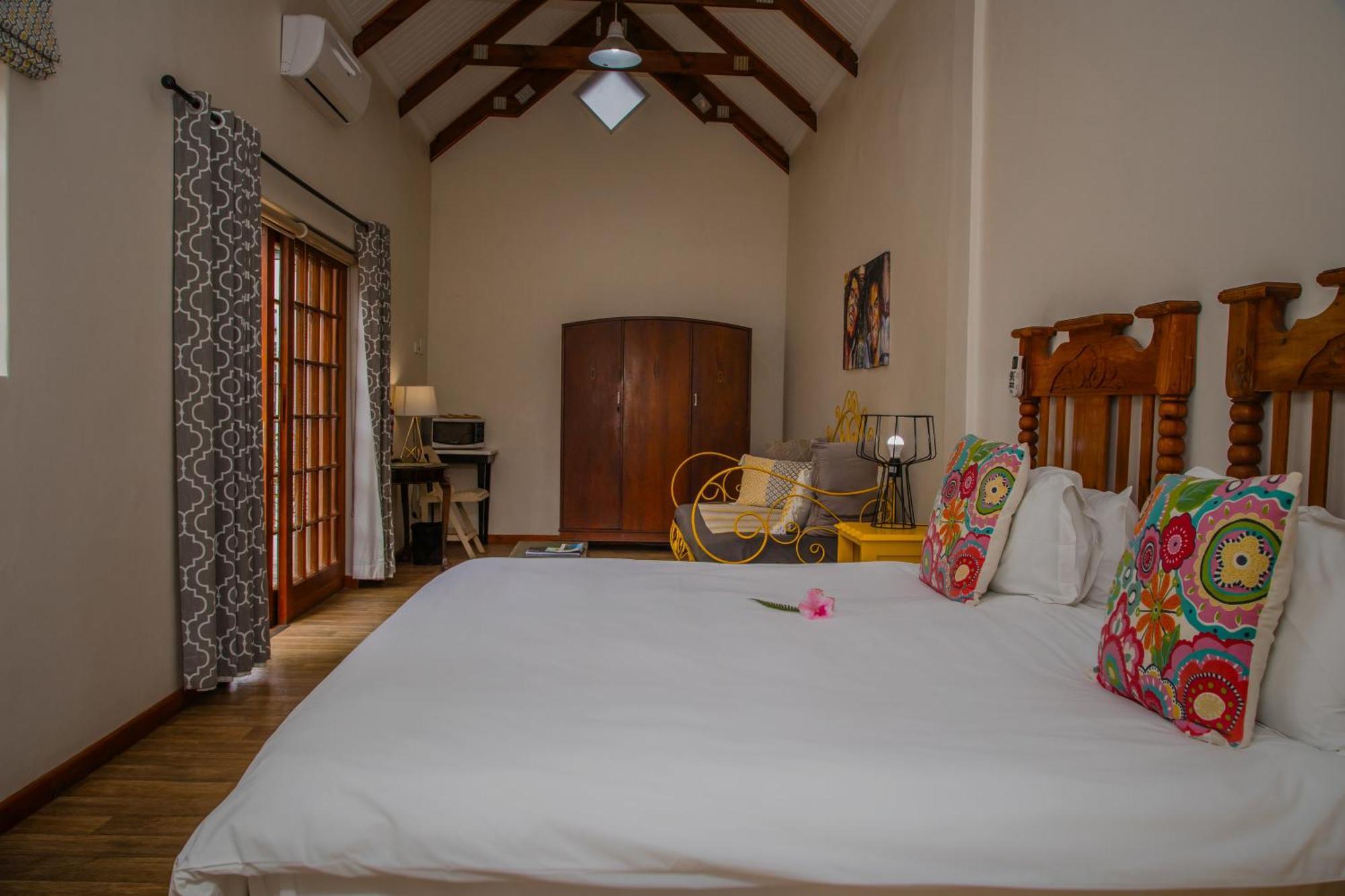 Aan De Oever Guesthouse Swellendam Exterior photo